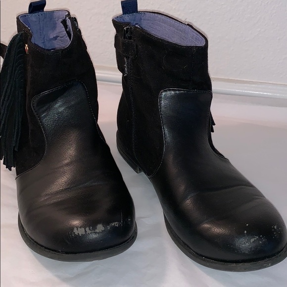 Tommy Hilfiger short fringe boots 👢 - Picture 3 of 6